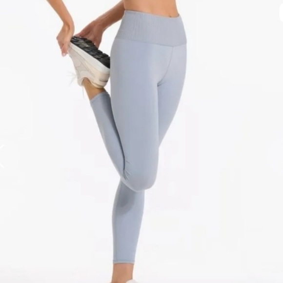 Vuori Burgundy Leggings - Picture 5 of 5